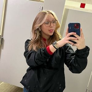 Meet your Posher, Alexandra